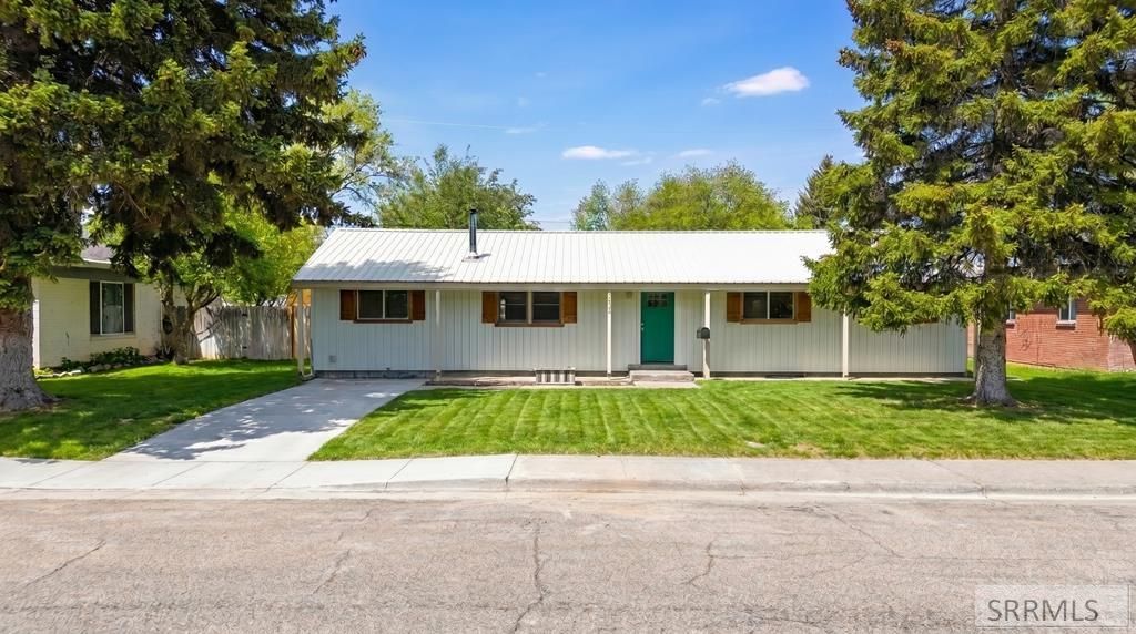 Image 1 of property listing at 2237 Logan Drive, Idaho Falls, ID 83401