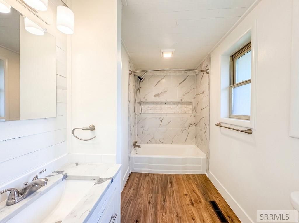 Image 13 of property listing at 2237 Logan Drive, Idaho Falls, ID 83401