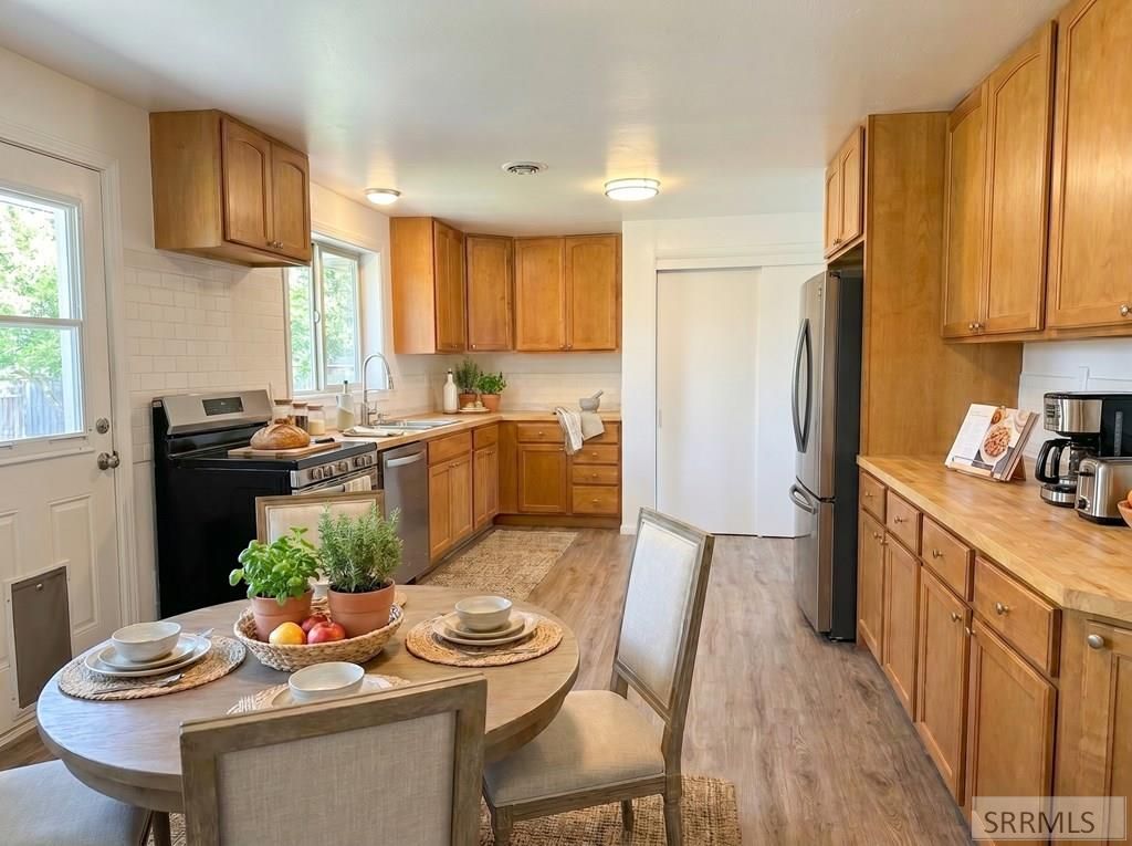 Image 5 of property listing at 2237 Logan Drive, Idaho Falls, ID 83401