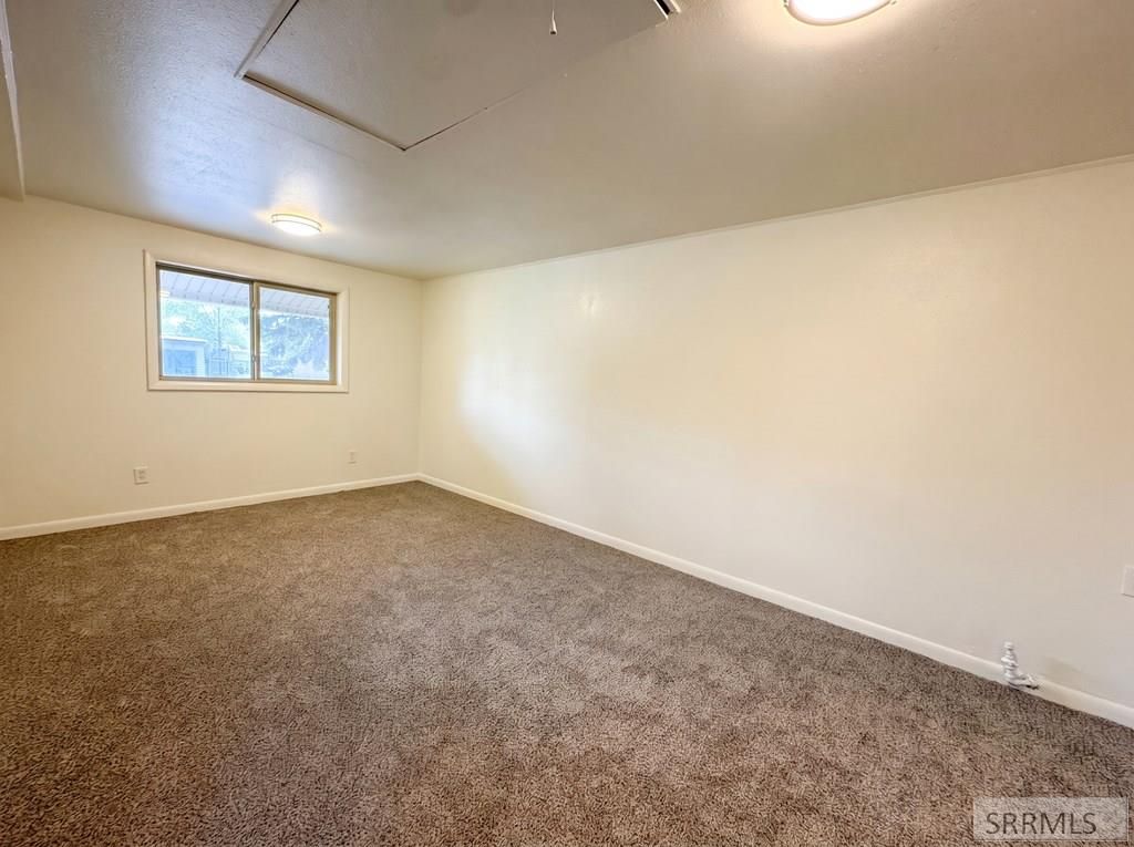 Image 8 of property listing at 2237 Logan Drive, Idaho Falls, ID 83401
