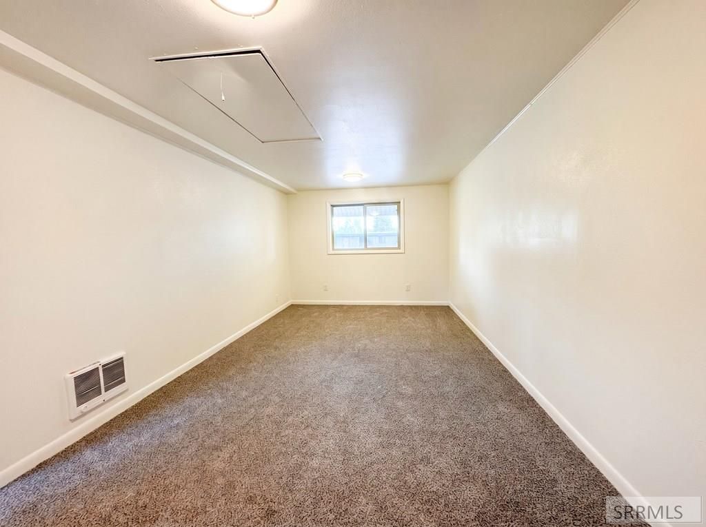 Image 9 of property listing at 2237 Logan Drive, Idaho Falls, ID 83401