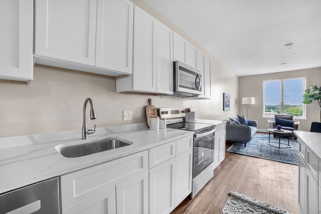 127 Centre St 507, Brockton, MA 02302