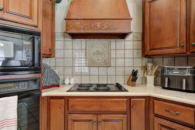 2925 NW 160th Street, Edmond, OK 73013