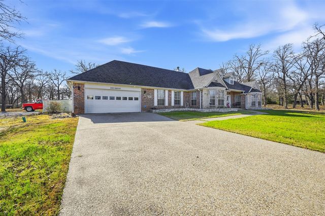 111 Lone Star Drive, Gainesville, TX 76240