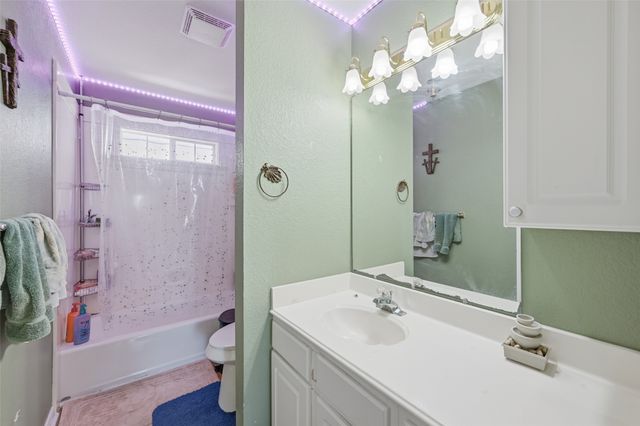 111 Lone Star Drive, Gainesville, TX 76240