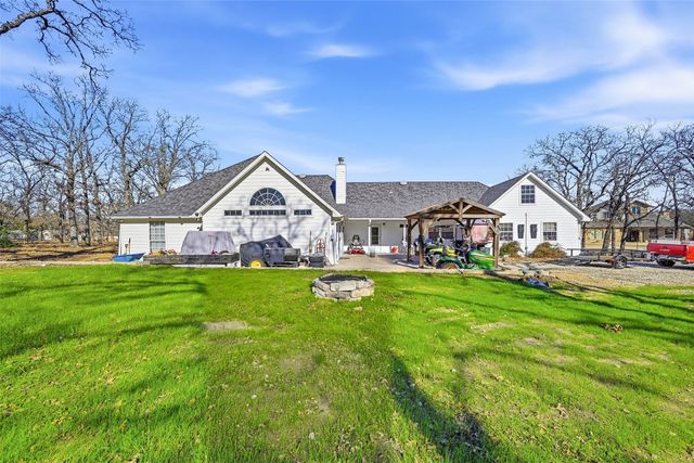 111 Lone Star Drive, Gainesville, TX 76240