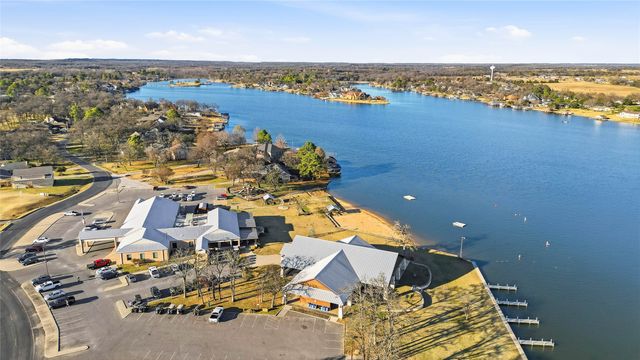 111 Lone Star Drive, Gainesville, TX 76240