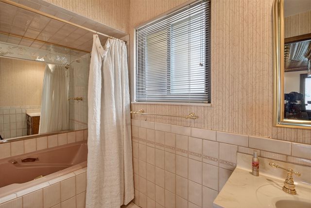 332 Riviera Drive, Brooklyn, MI 49230