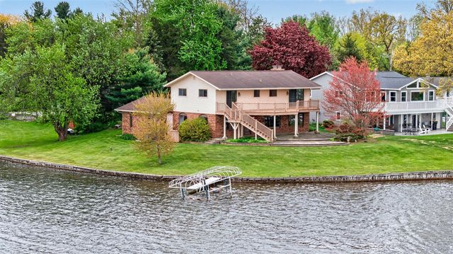 332 Riviera Drive, Brooklyn, MI 49230