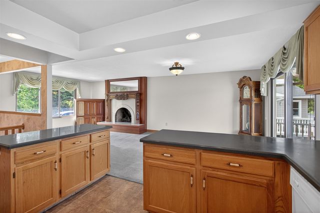 332 Riviera Drive, Brooklyn, MI 49230