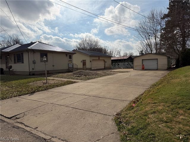 1351 3rd Street SE, Massillon, OH 44646