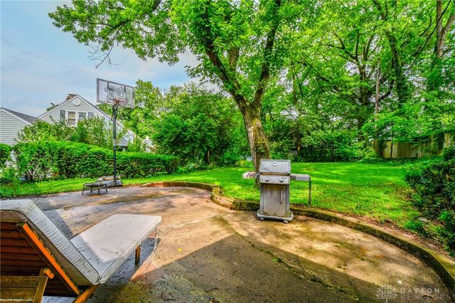 200 Maysfield Road, Oakwood, OH 45419