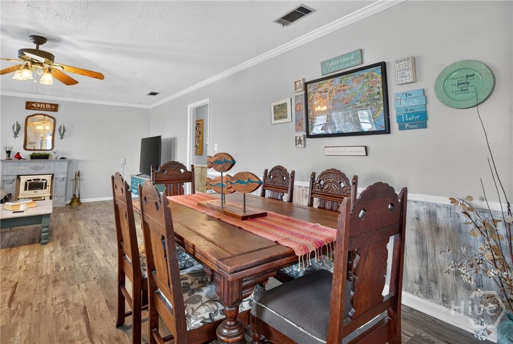 Image 11 of property listing at 505 Jones Avenue, Tybee Island, GA 31328