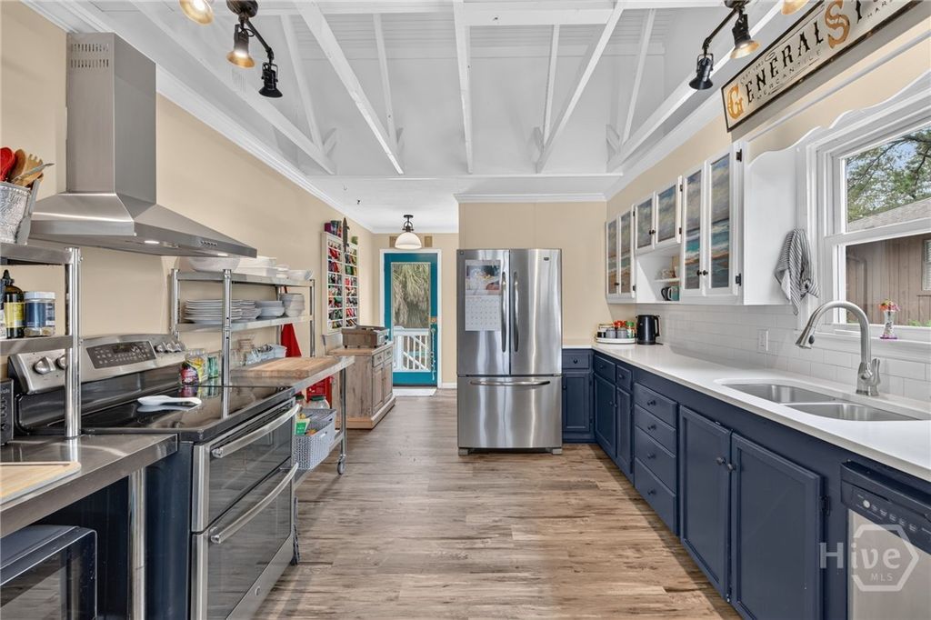 Image 12 of property listing at 505 Jones Avenue, Tybee Island, GA 31328