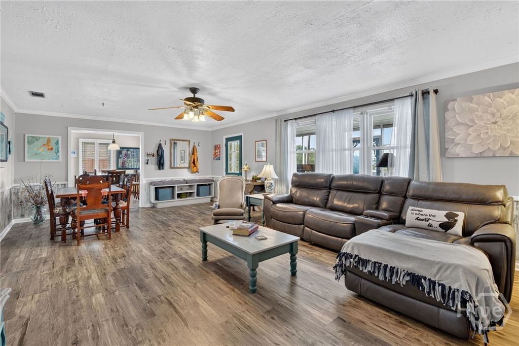 Image 8 of property listing at 505 Jones Avenue, Tybee Island, GA 31328