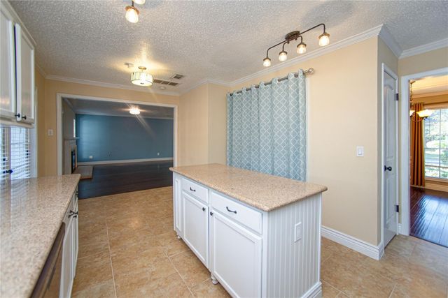 3 Sheep Meadow Place, The Woodlands, TX 77381
