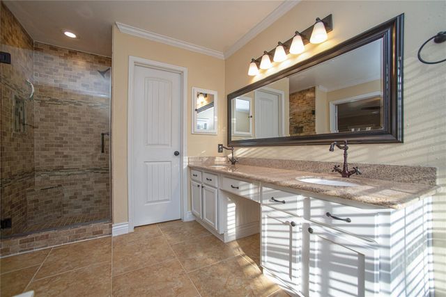 3 Sheep Meadow Place, The Woodlands, TX 77381