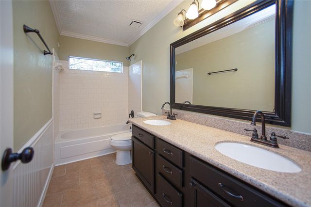 3 Sheep Meadow Place, The Woodlands, TX 77381