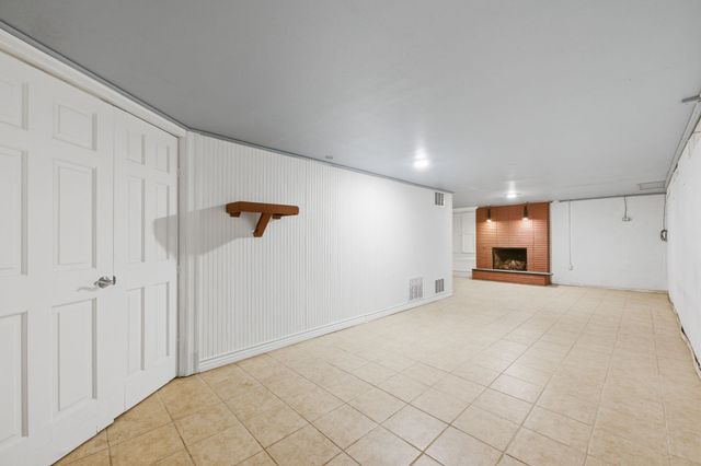 1128 N Kevin Rd, Wichita, KS 67208