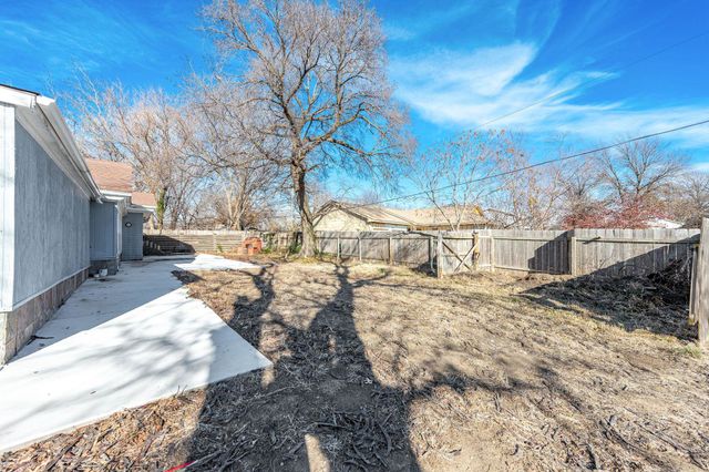 1128 N Kevin Rd, Wichita, KS 67208