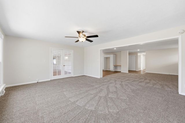 1128 N Kevin Rd, Wichita, KS 67208