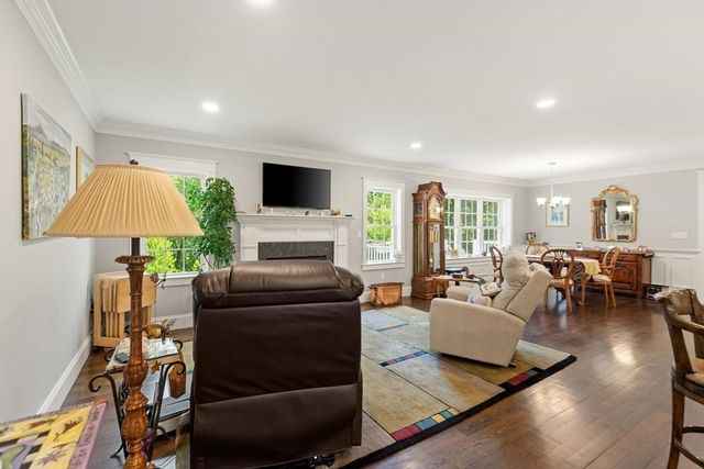 27 Samoset Rd, Woburn, MA 01801