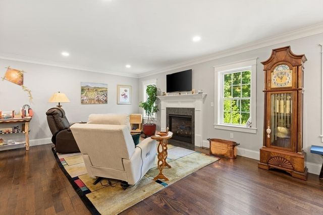 27 Samoset Rd, Woburn, MA 01801