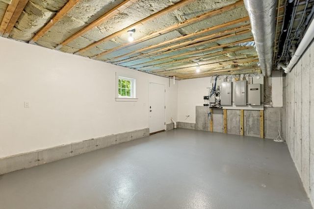27 Samoset Rd, Woburn, MA 01801