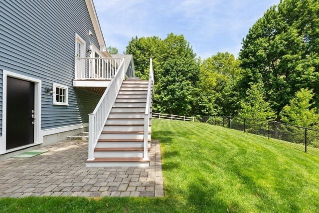 27 Samoset Rd, Woburn, MA 01801