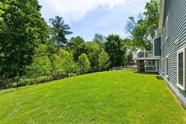 27 Samoset Rd, Woburn, MA 01801