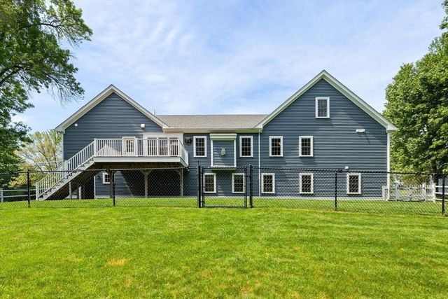 27 Samoset Rd, Woburn, MA 01801