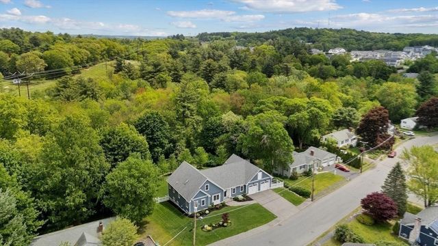 27 Samoset Rd, Woburn, MA 01801