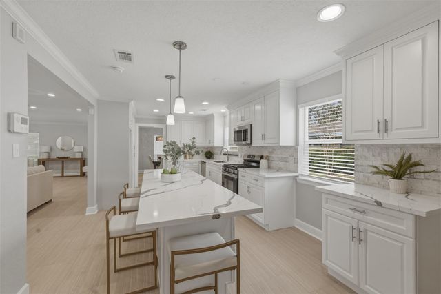 9323 Braes Bayou Drive, Houston, TX 77074