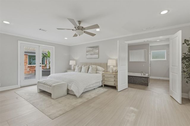 9323 Braes Bayou Drive, Houston, TX 77074