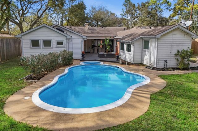 9323 Braes Bayou Drive, Houston, TX 77074