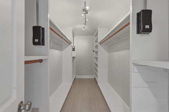 9323 Braes Bayou Drive, Houston, TX 77074