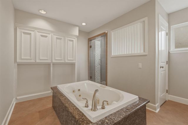 9323 Braes Bayou Drive, Houston, TX 77074