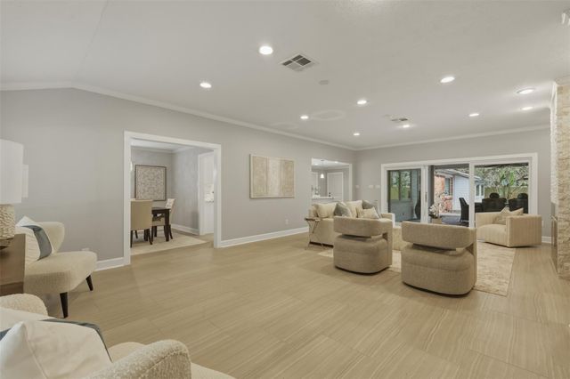 9323 Braes Bayou Drive, Houston, TX 77074