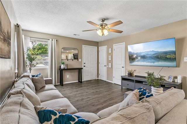 326 Duluth CT, Hampton, VA 23666