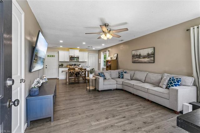 326 Duluth CT, Hampton, VA 23666