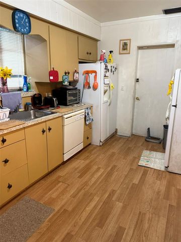 2560 SW 22nd Ave, Miami, FL 33133