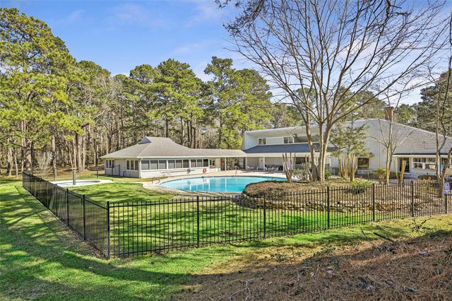 561 N Royale Greens Drive, Coldspring, TX 77331