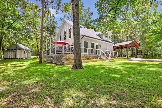 561 N Royale Greens Drive, Coldspring, TX 77331