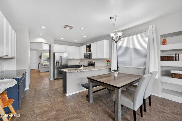 17558 W LAVENDER Lane, Goodyear, AZ 85338