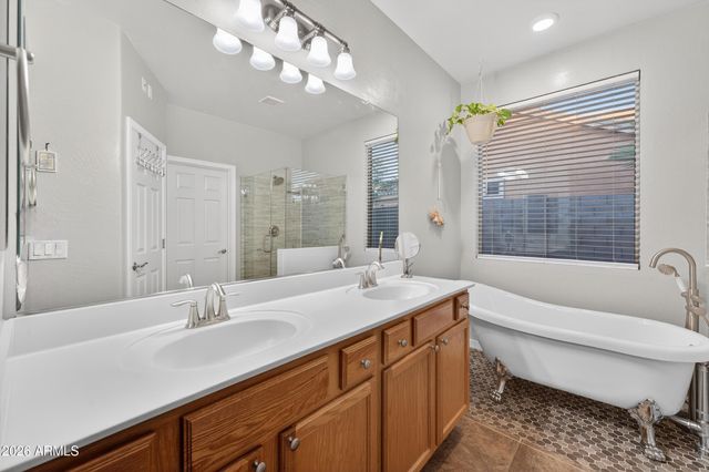 17558 W LAVENDER Lane, Goodyear, AZ 85338