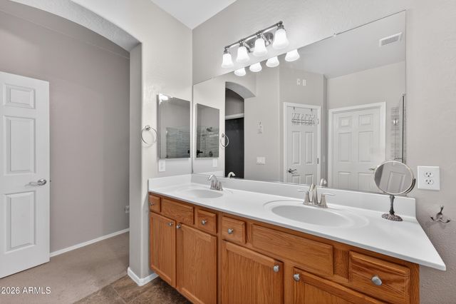 17558 W LAVENDER Lane, Goodyear, AZ 85338