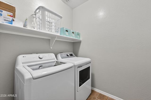 17558 W LAVENDER Lane, Goodyear, AZ 85338