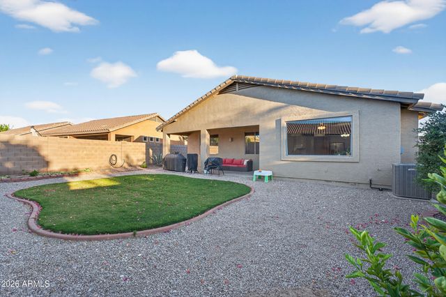 17558 W LAVENDER Lane, Goodyear, AZ 85338