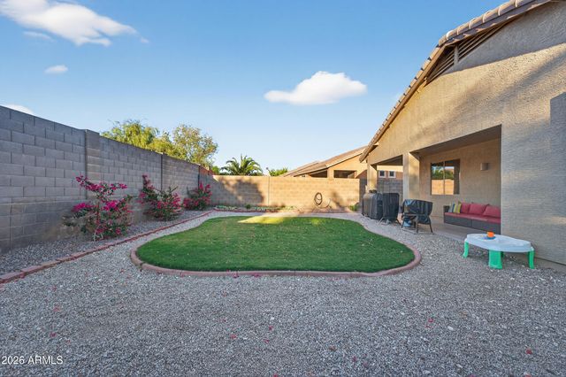 17558 W LAVENDER Lane, Goodyear, AZ 85338