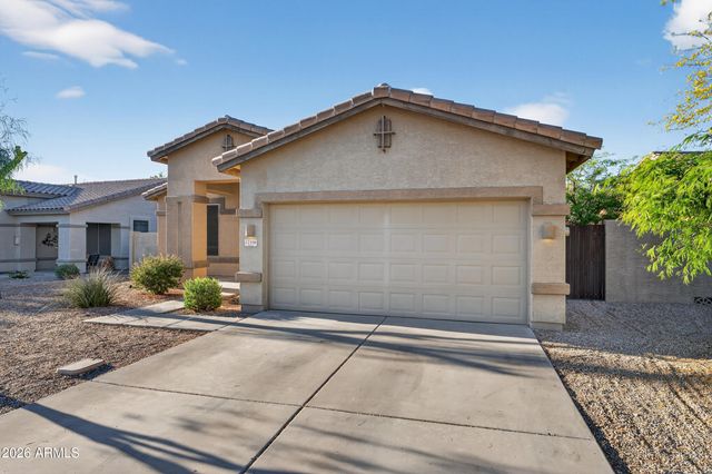 17558 W LAVENDER Lane, Goodyear, AZ 85338